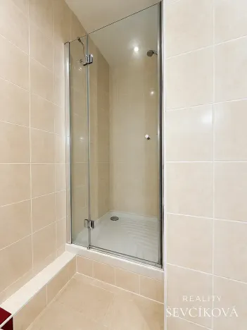 Pronájem bytu 1+1, Hradec Králové, Štefánikova, 37 m2