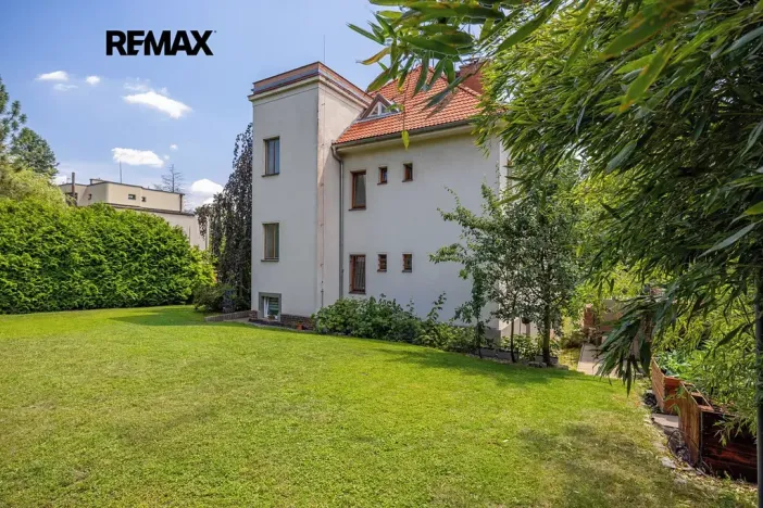 Prodej vily, Praha - Dejvice, U dejvického rybníčku, 400 m2