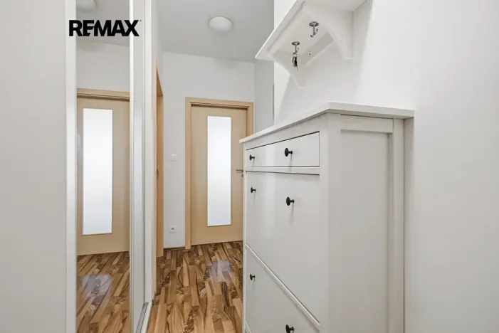 Prodej bytu 2+kk, Praha - Hostavice, U Hostavického potoka, 46 m2