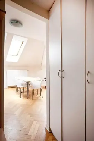 Pronájem bytu 1+kk, Praha - Vinohrady, Varšavská, 46 m2