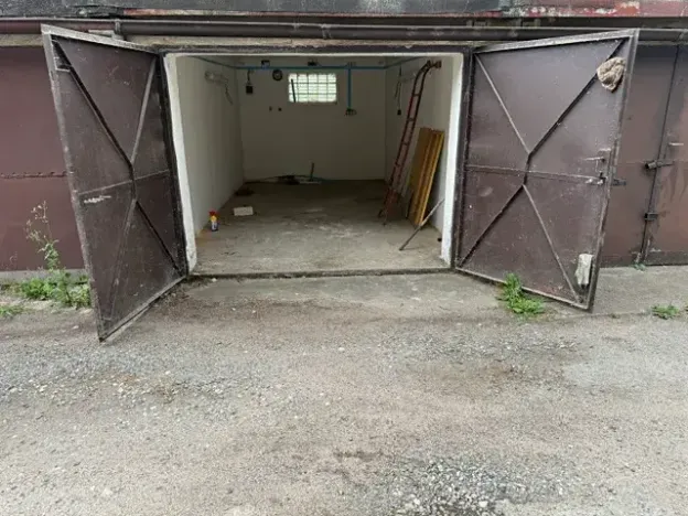 Pronájem garáže, Hradec Králové, 18 m2