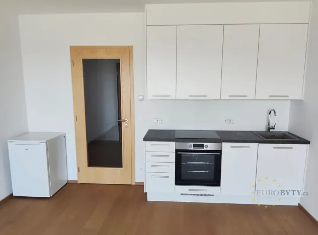 Pronájem bytu 1+kk, Praha - Dolní Chabry, Za Pískovnou, 41 m2