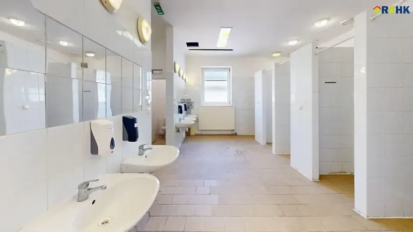 Pronájem kanceláře, Hradec Králové, Akademika Bedrny, 470 m2