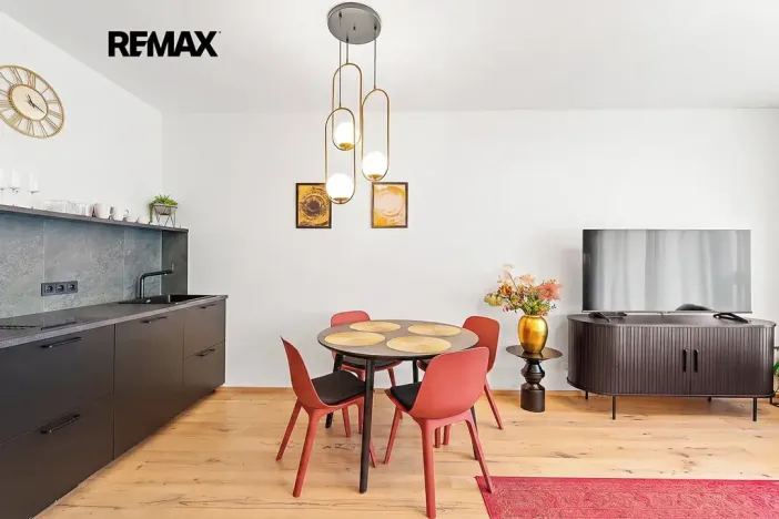 Prodej bytu 2+kk, Praha - Karlín, Sokolovská, 59 m2