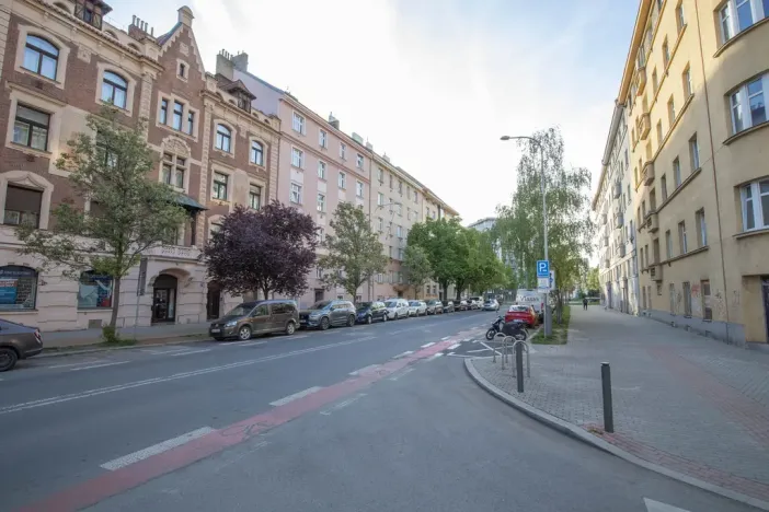 Prodej bytu 2+kk, Praha - Holešovice, U Uranie, 40 m2