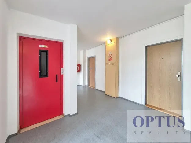 Pronájem kanceláře, Praha - Smíchov, U Demartinky, 96 m2