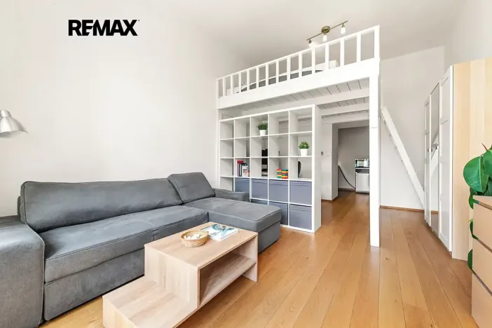 Prodej bytu 1+1, Praha - Karlín, Prvního pluku, 39 m2
