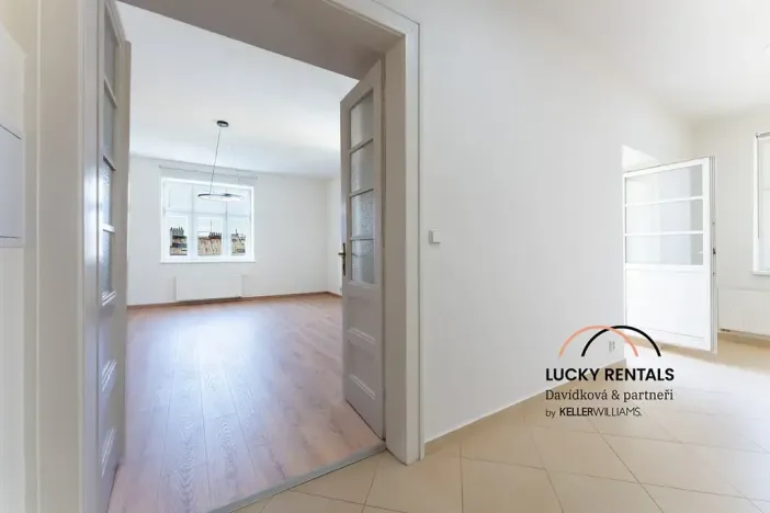 Pronájem bytu 1+kk, Praha - Vinohrady, Moravská, 49 m2