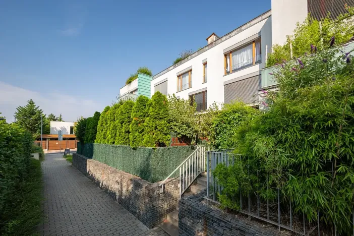 Prodej bytu 1+kk, Černošice, Mokropeská, 40 m2