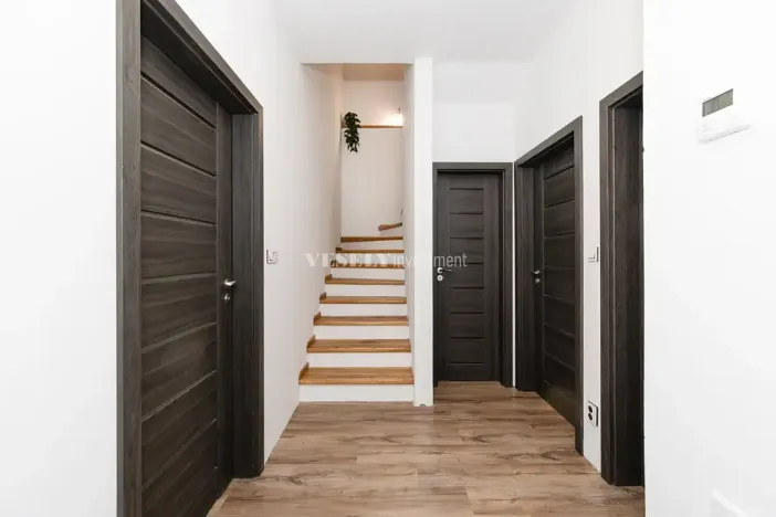 Prodej rodinného domu, Hvozdnice, 146 m2