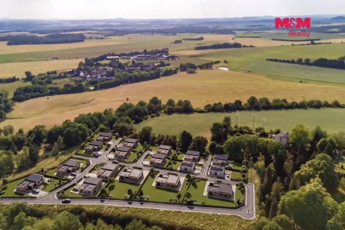 Prodej komerčního pozemku, Líšťany, 8154 m2