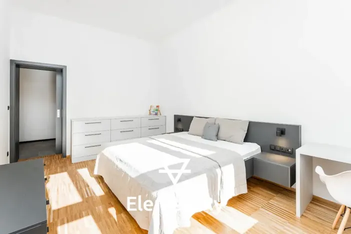 Pronájem bytu 3+kk, Hradec Králové, Šafaříkova, 99 m2