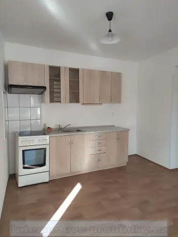 Pronájem bytu 2+kk, Praha - Vysočany, 58 m2