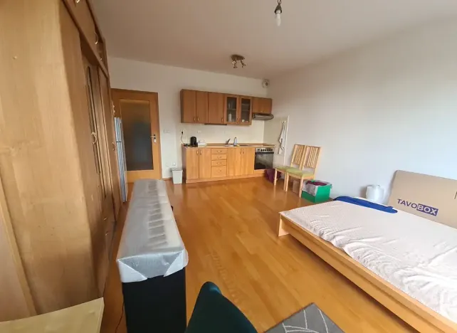 Pronájem bytu 1+kk, Praha - Kunratice, Za valem, 33 m2