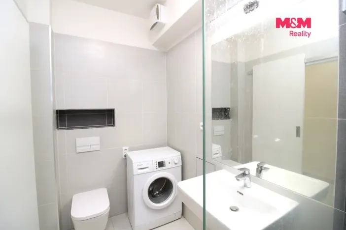 Pronájem bytu 1+kk, Praha - Dolní Měcholupy, Honzíkova, 28 m2