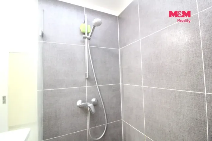 Pronájem bytu 1+kk, Praha - Dolní Měcholupy, Honzíkova, 28 m2
