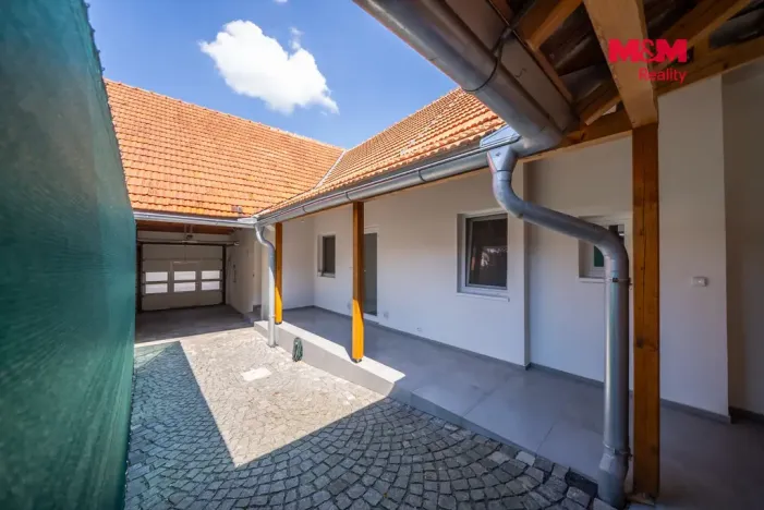 Prodej rodinného domu, Lažánky, 275 m2