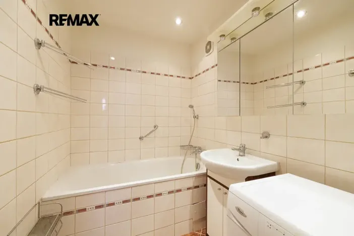 Prodej bytu 3+1, Praha - Komořany, Za sídlištěm, 73 m2