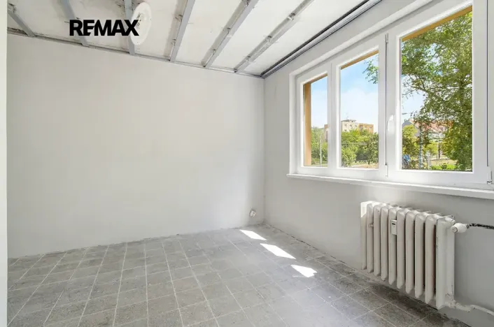 Prodej obchodního prostoru, Plzeň, Rokycanská, 27 m2