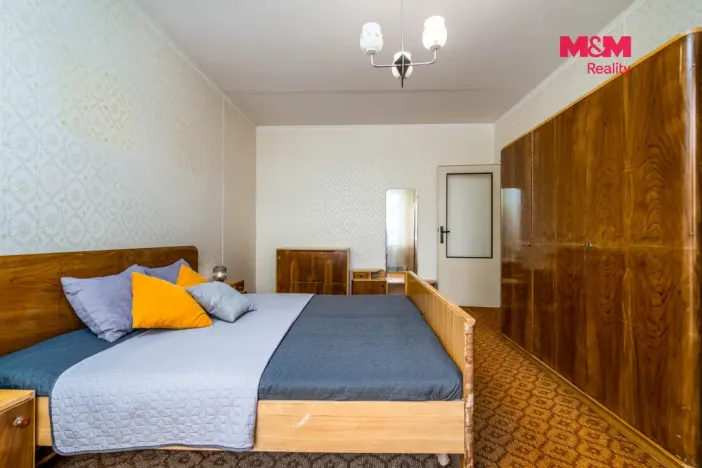 Prodej bytu 2+1, Hostinné, Sídliště, 68 m2