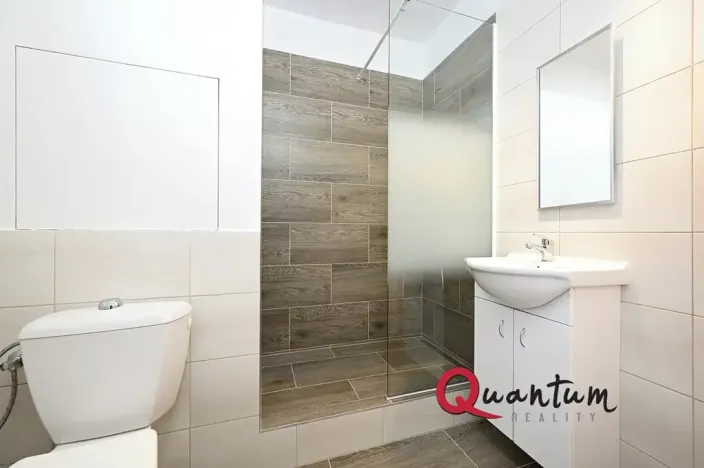 Pronájem bytu 1+kk, Praha - Troja, Sosnovecká, 28 m2