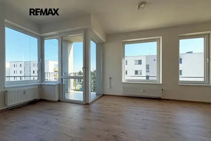 Pronájem bytu 1+kk, Velký Osek, U hřiště, 38 m2