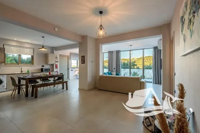 Prodej bytu 6+kk a větší, Stalos, Řecko, 373 m2