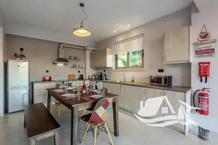 Prodej bytu 6+kk a větší, Stalos, Řecko, 373 m2