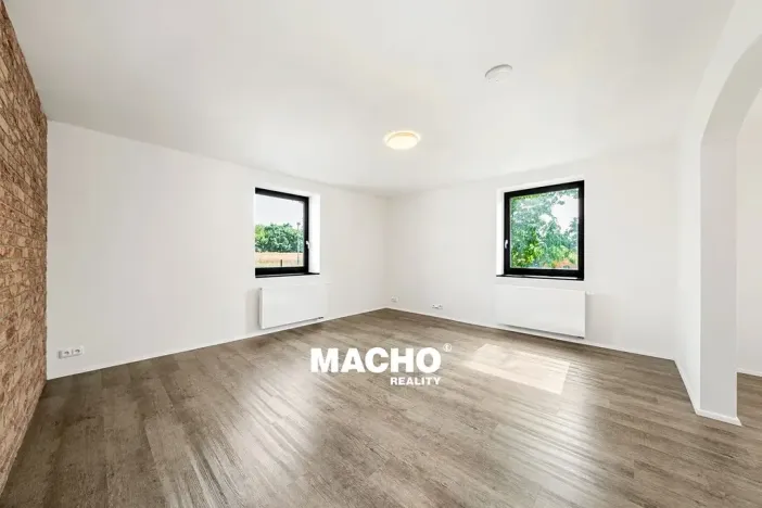 Pronájem rodinného domu, Kosoř, Školská, 380 m2