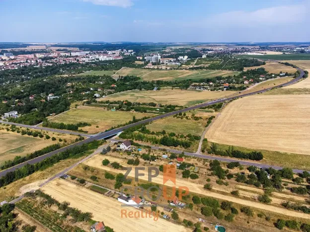 Prodej zahrady, Znojmo, 1372 m2