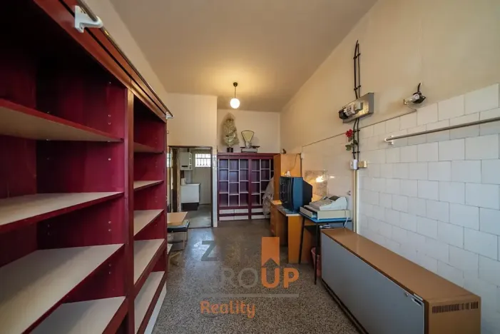 Prodej obchodního prostoru, Šatov, 470 m2