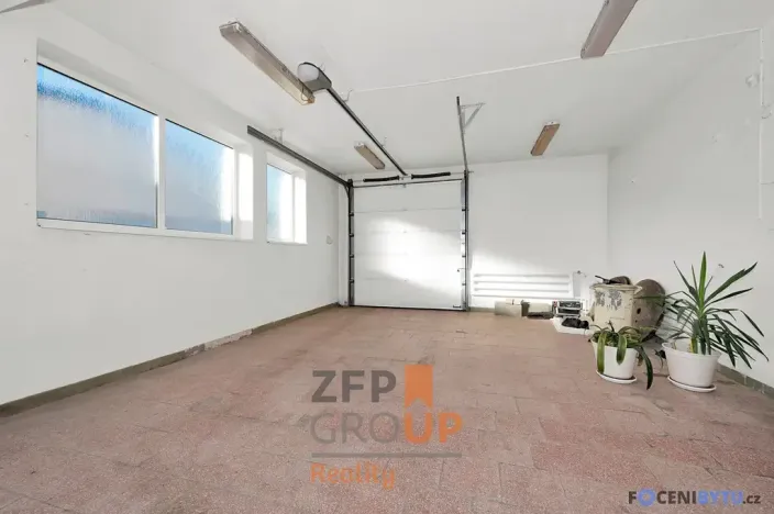 Prodej obchodního prostoru, Hodonín, Velkomoravská, 702 m2