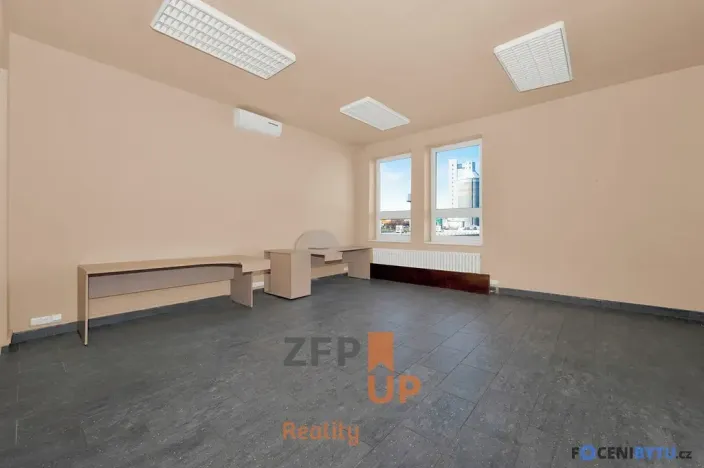 Pronájem obchodního prostoru, Hodonín, Velkomoravská, 702 m2