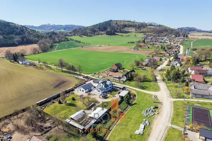 Prodej rodinného domu, Rozstání, 450 m2