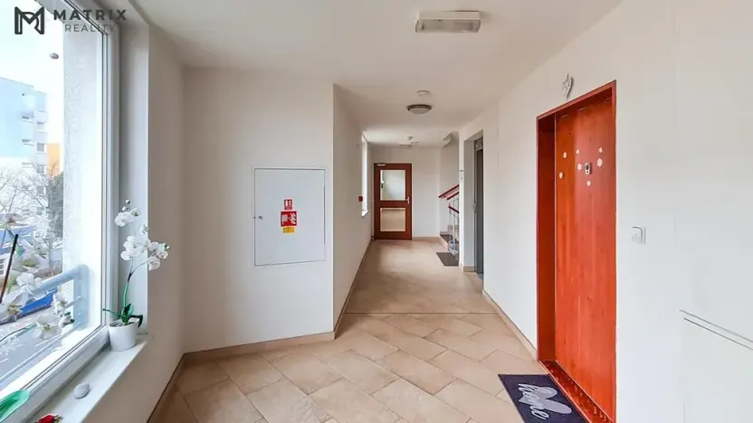 Pronájem bytu 1+kk, Praha - Horní Měcholupy, Hornoměcholupská, 42 m2