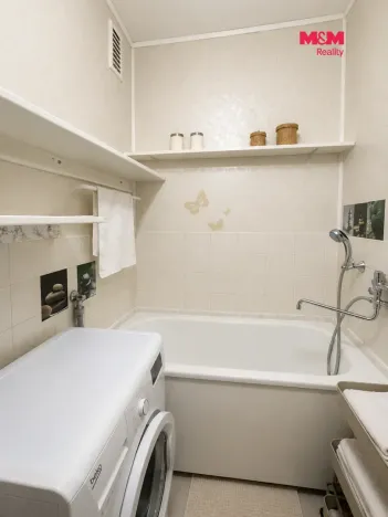 Prodej bytu 2+1, Cheb, Kasární náměstí, 54 m2