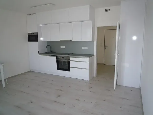 Pronájem bytu 1+kk, Praha - Strašnice, Strančická, 34 m2