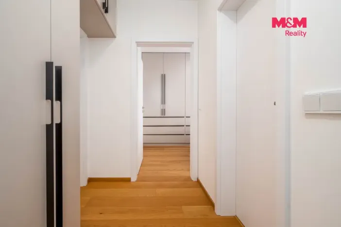 Prodej bytu 2+kk, Hradec Králové - Pražské Předměstí, Gočárova třída, 48 m2