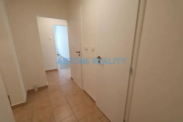Pronájem bytu 3+1, Praha - Strašnice, Pod strání, 68 m2