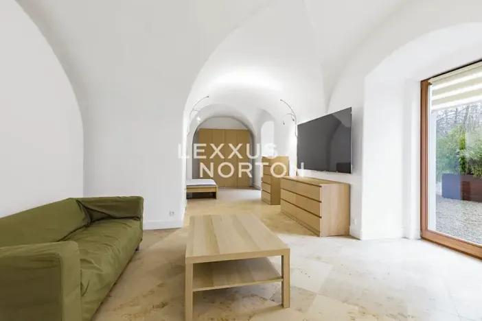 Pronájem bytu 1+kk, Praha - Bubeneč, Mlýnská, 71 m2