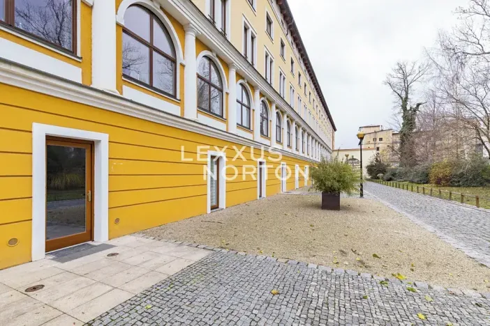 Pronájem bytu 1+kk, Praha - Bubeneč, Mlýnská, 71 m2