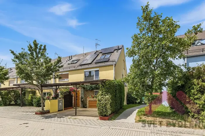 Prodej rodinného domu, Nupaky, K Parku, 160 m2