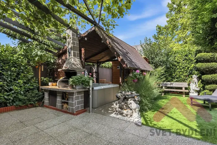 Prodej rodinného domu, Nupaky, K Parku, 160 m2