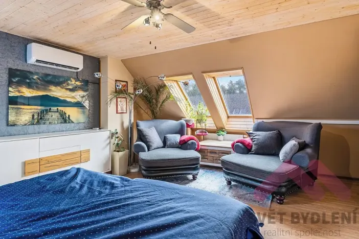 Prodej rodinného domu, Nupaky, K Parku, 160 m2