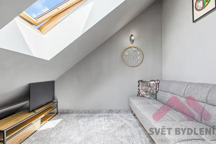 Prodej rodinného domu, Nupaky, K Parku, 160 m2