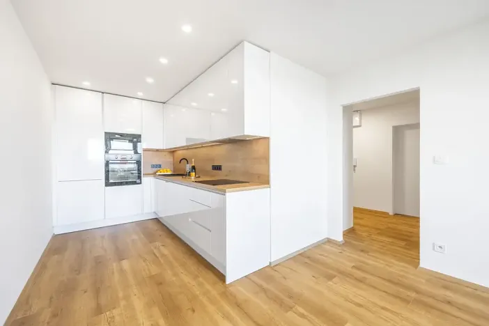 Prodej bytu 3+kk, Praha - Petrovice, Rezlerova, 69 m2