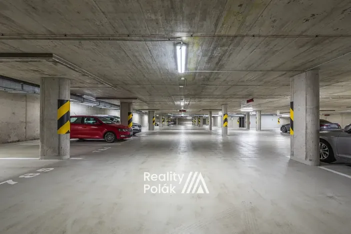 Pronájem garážového stání, Liberec, Tovární, 15 m2