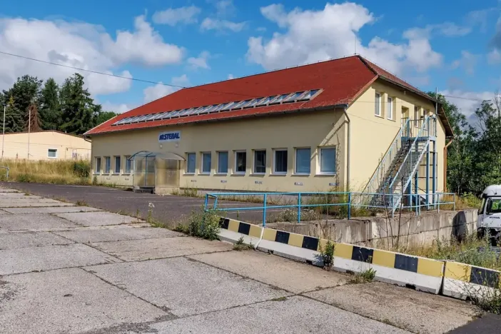 Prodej výrobních prostor, Dubí, Horská, 3047 m2