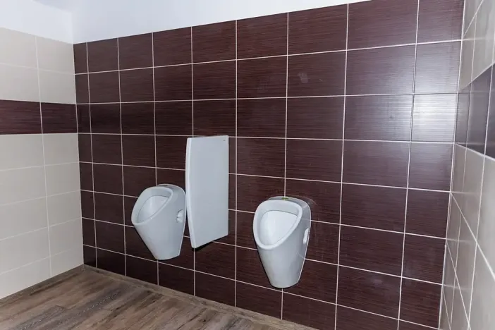 Prodej výrobních prostor, Dubí, Horská, 3047 m2