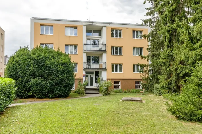 Pronájem bytu 3+1, Praha - Podolí, Na Zvoničce, 61 m2